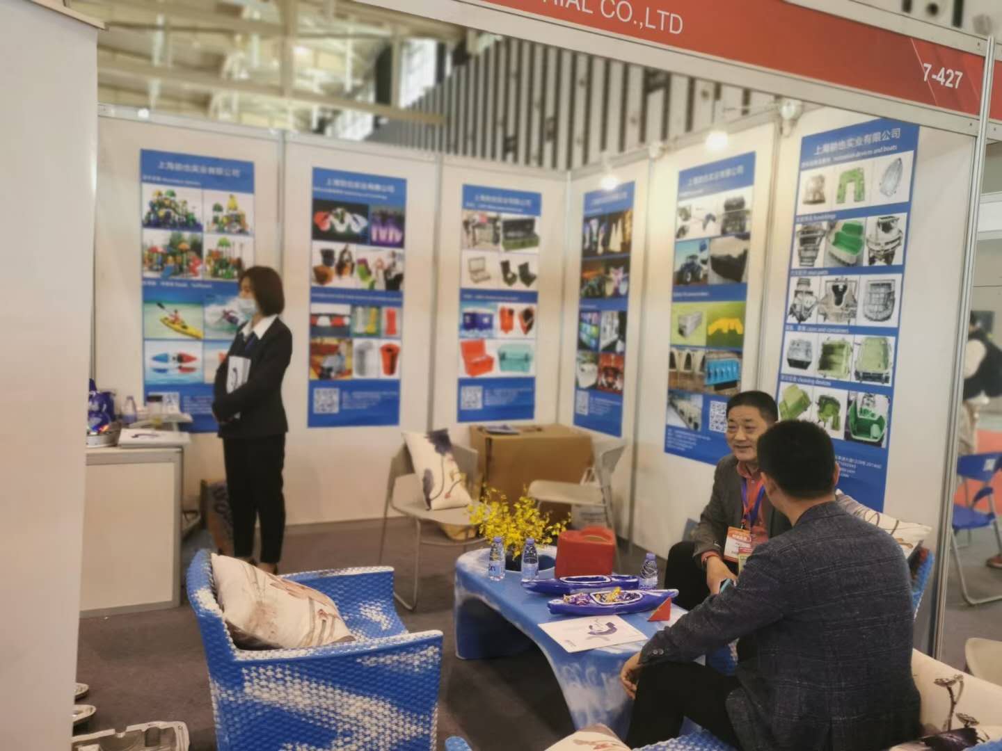 勍也實業總經理接待來訪賓客